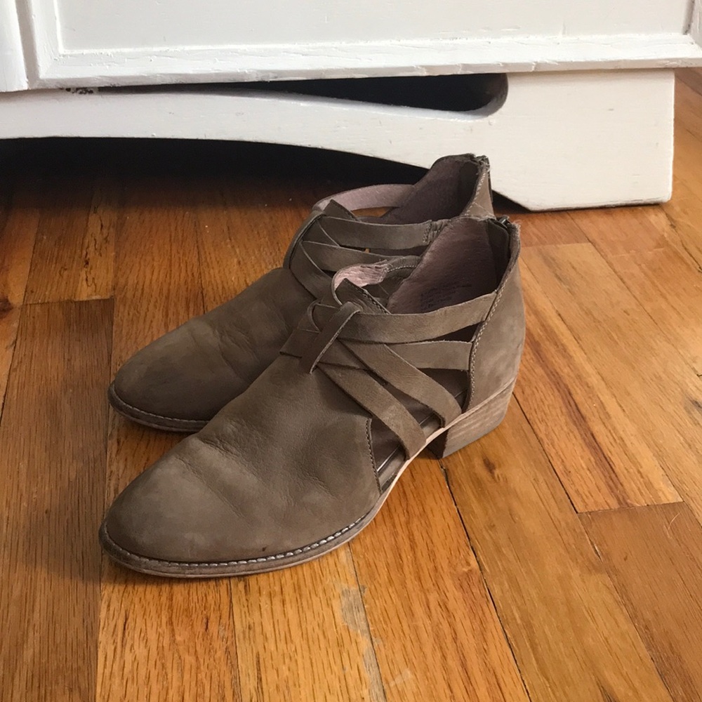Seychelles Leather Strappy Booties 6‎